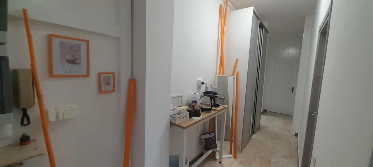 I Feel Orange Ξενοδοχείο Λενιάνο Εξωτερικό φωτογραφία